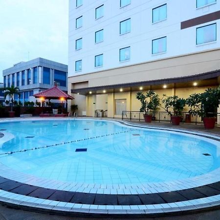 Grand Cempaka Business Hotel Джакарта Екстериор снимка