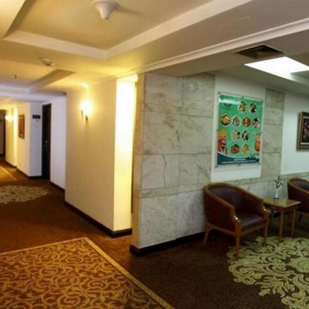 Grand Cempaka Business Hotel Джакарта Екстериор снимка
