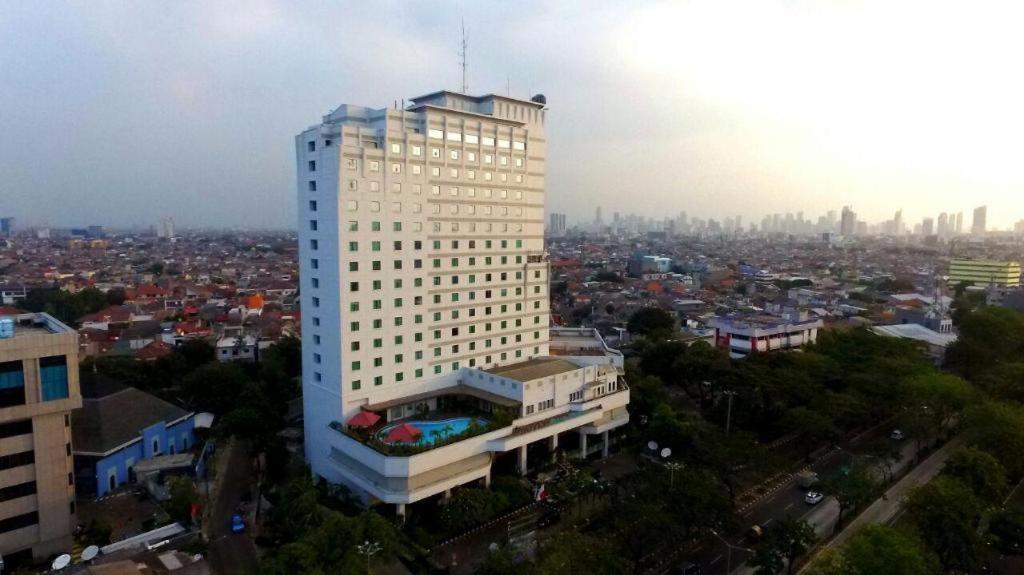 Grand Cempaka Business Hotel Джакарта Екстериор снимка
